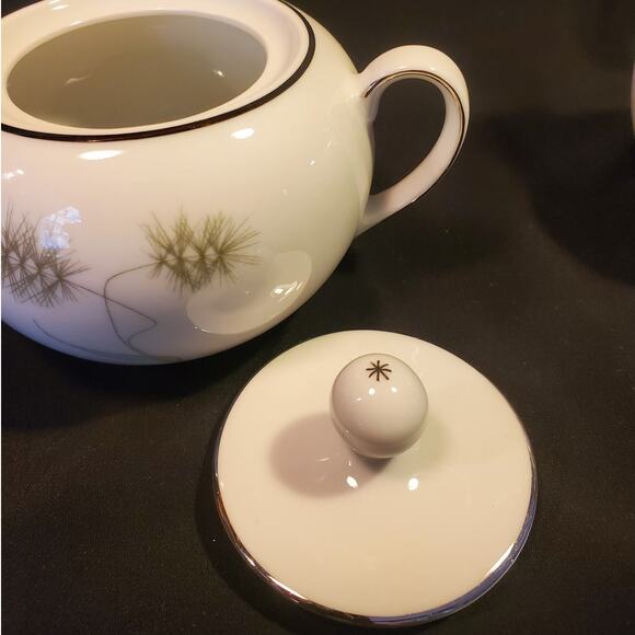 MCM Westport China Creamer n Covered Sugar in Greenbriar Platinum Trim - Picture 3 of 6